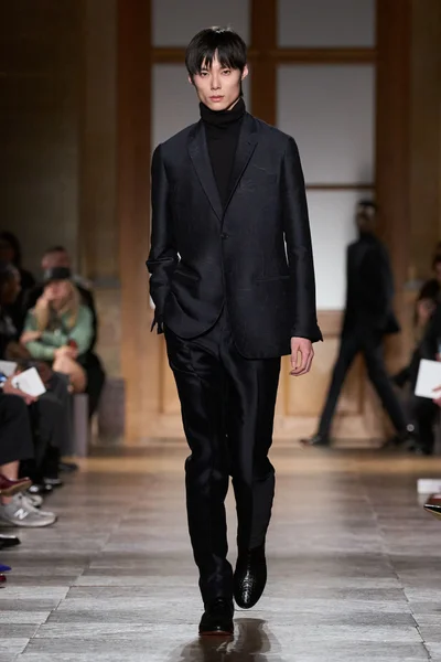 Look 53